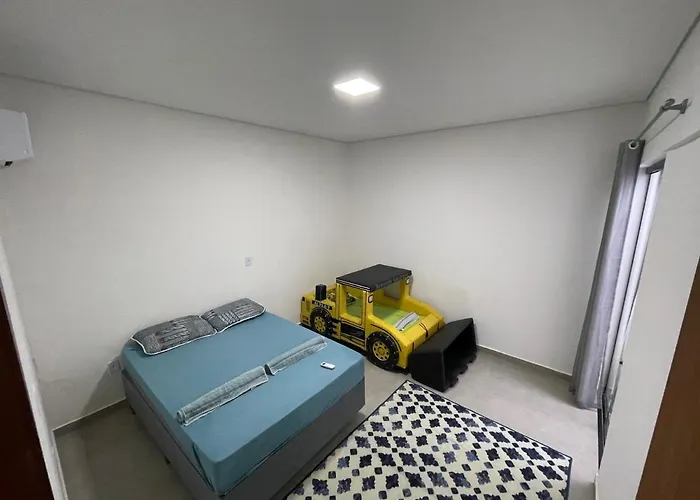 Casa A 40 Metros Da Praia, Rua Tranquila